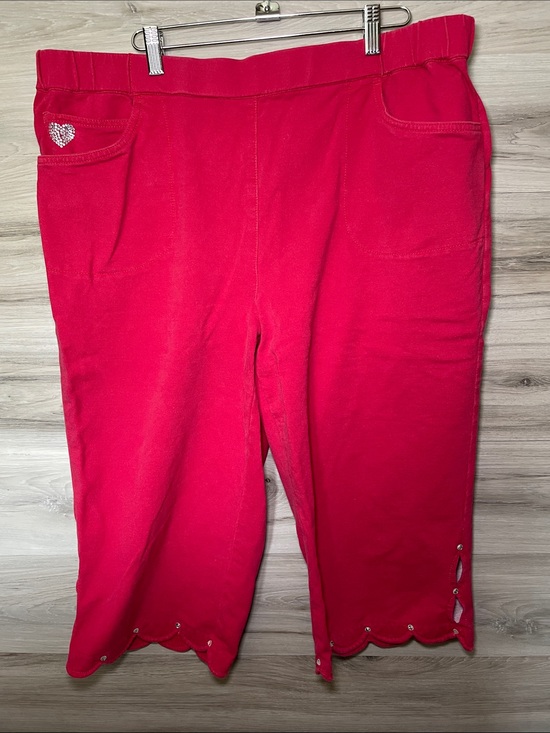Quacker Factory Pants - Women's Dreamjeannes Scalloped Bottom Capris by Quacker Factory, XL, Red